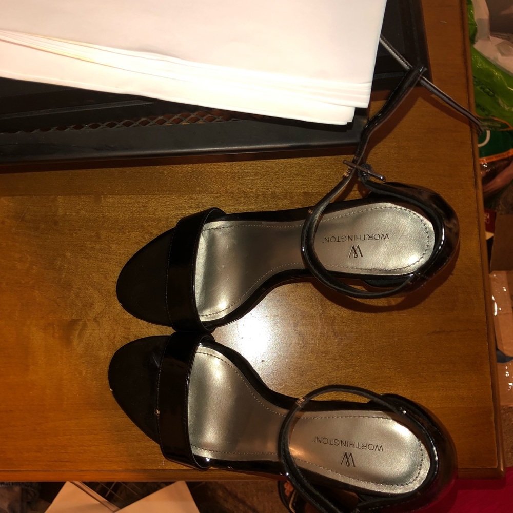 Heels - Picture 4 of 4